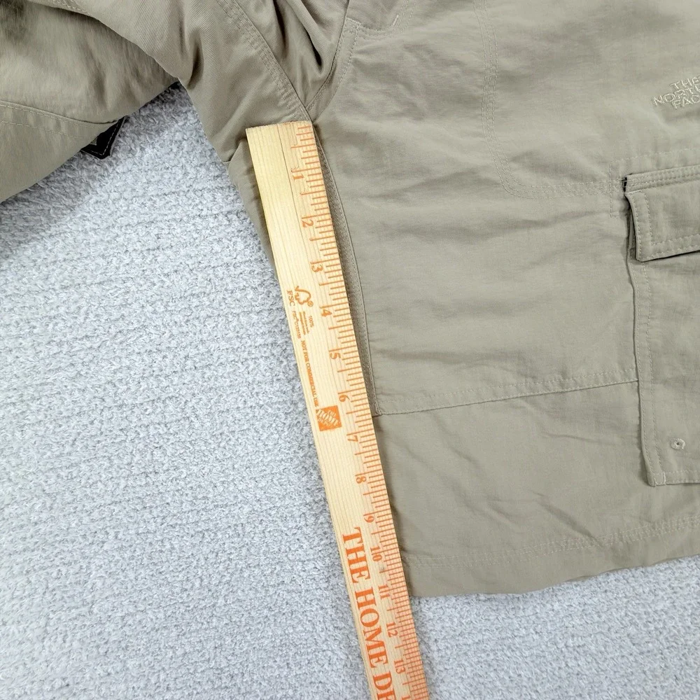 The North Face Cargo Shorts Mens 32 Khaki Nylon Hiking Outdoor Utility 10 In